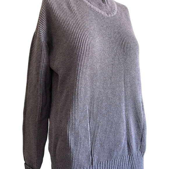 LULULEMON TURTLENECK SZ 4 - Picture 9 of 9